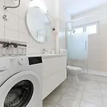 Apartmán Near Center With Free Parking And Air Condition In Each