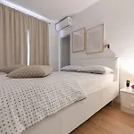 Apartmán Near Center With Free Parking And Air Condition In Each *