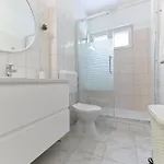 Apartmán Near Center With Free Parking And Air Condition In Each