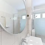 Near Center With Free Parking And Air Condition In Each Apartmán *