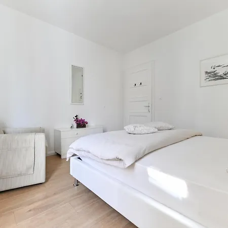 Near Center With Free Parking And Air Condition In Each * ザダル