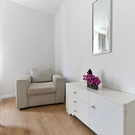 アパート Near Center With Free Parking And Air Condition In Each