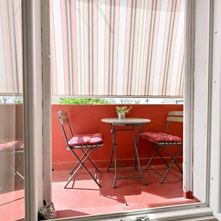 Near Center With Free Parking And Air Condition In Each