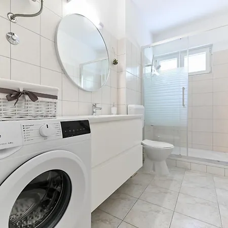 公寓 Near Center With Free Parking And Air Condition In Each