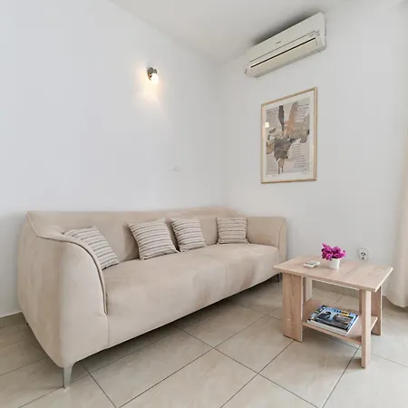 Near Center With Free Parking And Air Condition In Each 公寓 扎达尔