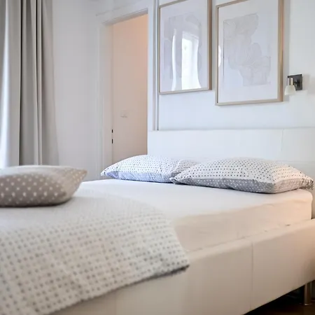 Near Center With Free Parking And Air Condition In Each Zadar