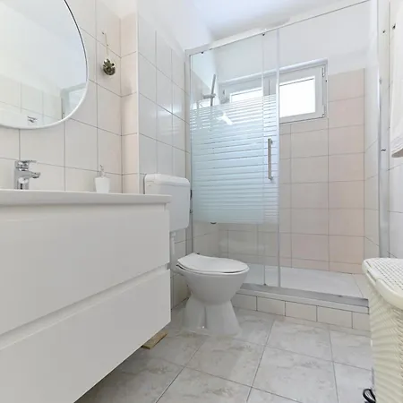 公寓 Near Center With Free Parking And Air Condition In Each