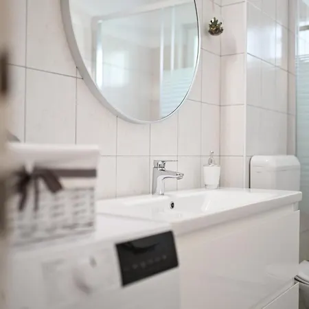 公寓 Near Center With Free Parking And Air Condition In Each *