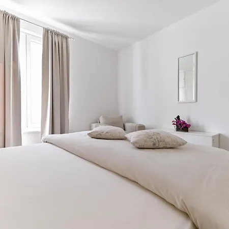 Near Center With Free Parking And Air Condition In Each Apartamento Zadar