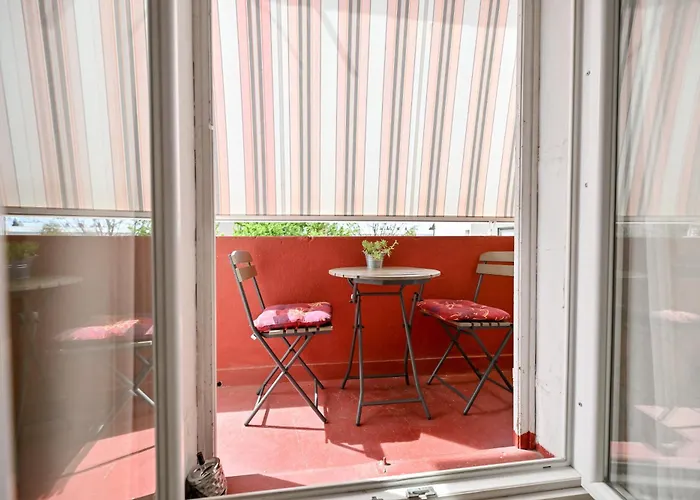 Near Center With Free Parking And Air Condition In Each