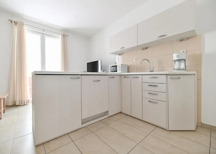 Near Center With Free Parking And Air Condition In Each *