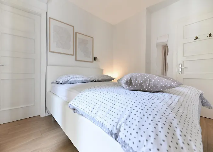 Apartamento Near Center With Free Parking And Air Condition In Each Zadar