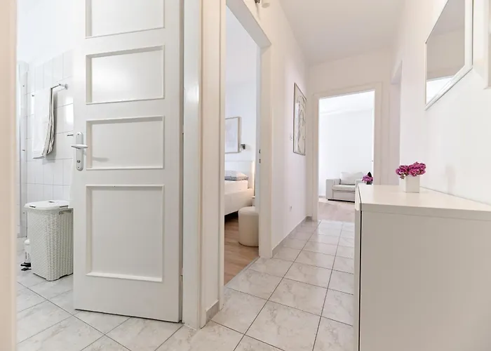 Apartamento Near Center With Free Parking And Air Condition In Each