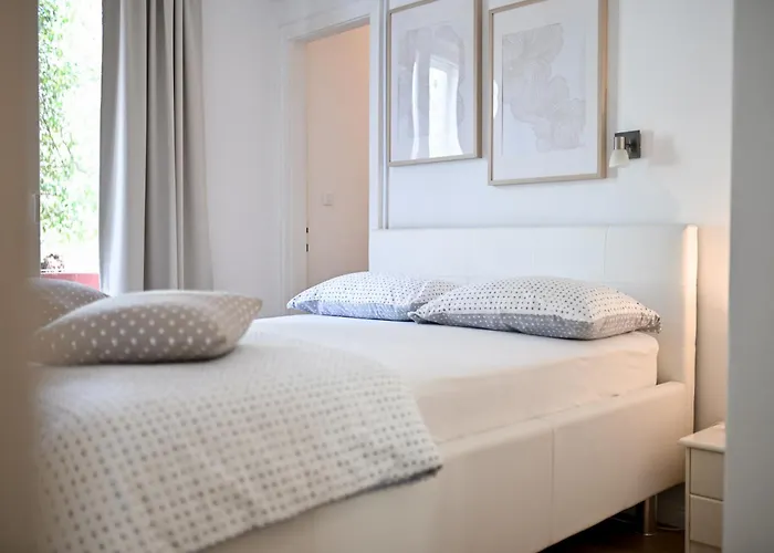 Near Center With Free Parking And Air Condition In Each Zadar