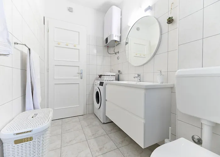 Near Center With Free Parking And Air Condition In Each Apartamento