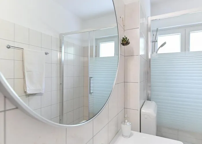 Near Center With Free Parking And Air Condition In Each Apartamento *