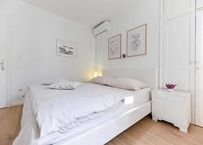 Apartamento Near Center With Free Parking And Air Condition In Each Zadar